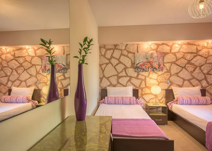 Hotel Limneon