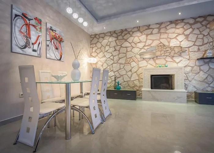 Hotel Limneon